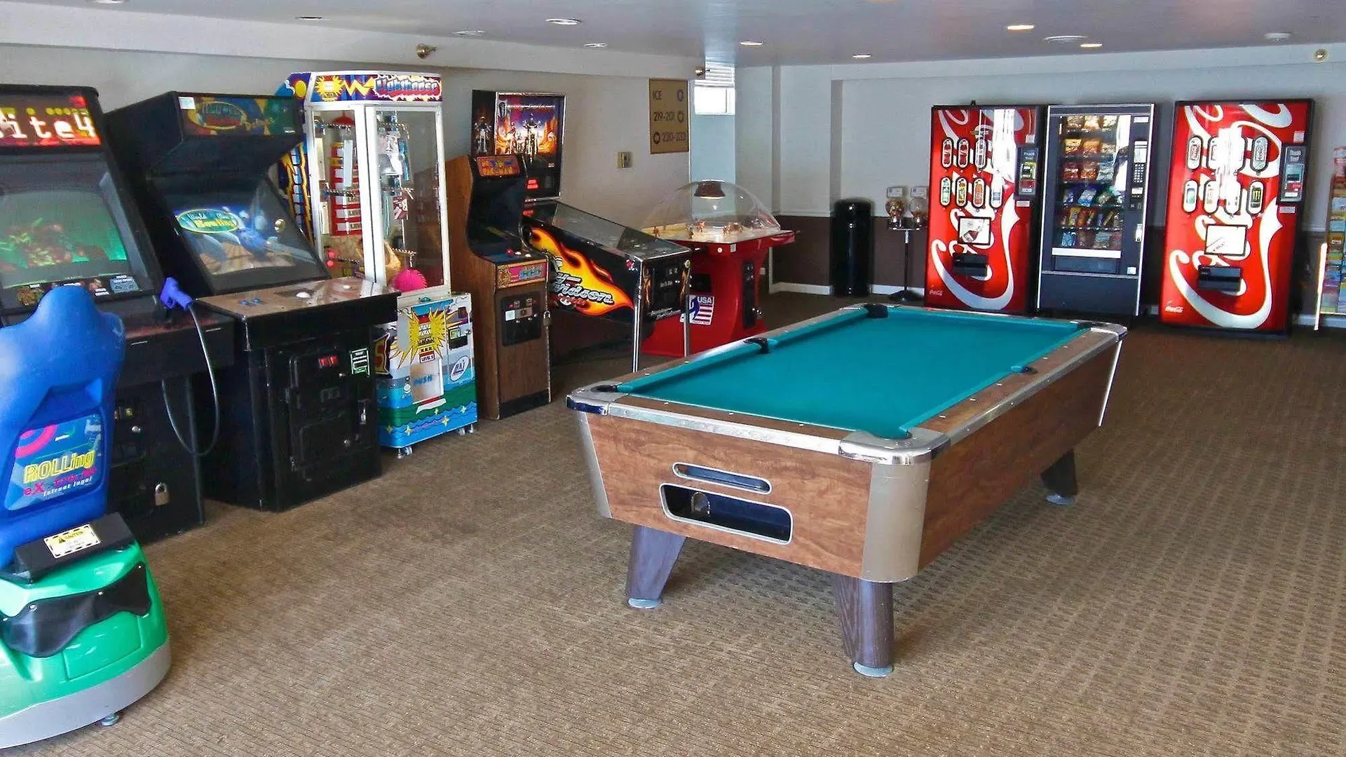 Flagship Oceanfront Hotel Ocean City 2*,